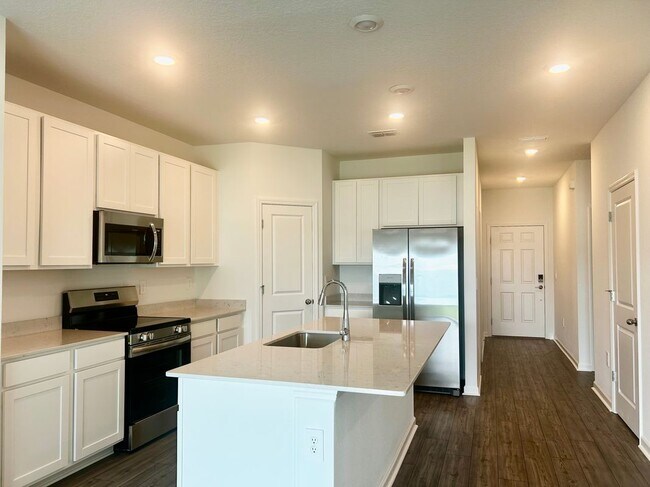 Building Photo - 3390 NE 38th Ln