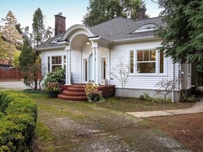 Building Photo - 1719 N 128th St