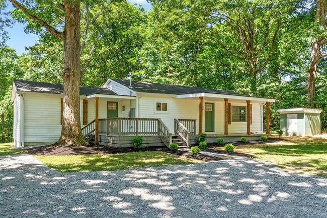 Building Photo - Fantastic Fully-Renovated Home in Kingston Springs on Almost 1 Acre!