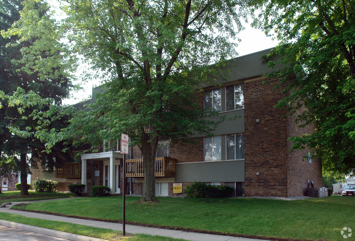 810 5th St, Bowling Green, OH 43402 Apartments - Bowling Green, OH