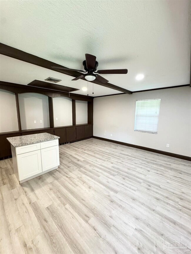 Building Photo - 9720 Sandpiper St