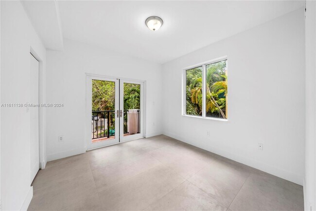Foto del edificio - 2849 Coconut Ave