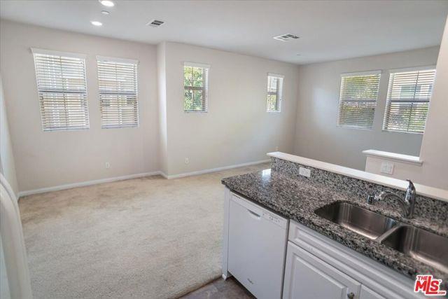 Foto del edificio - 14111 W Spruce Ln