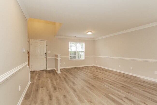 Foto del edificio - 6406 Nevin Rd
