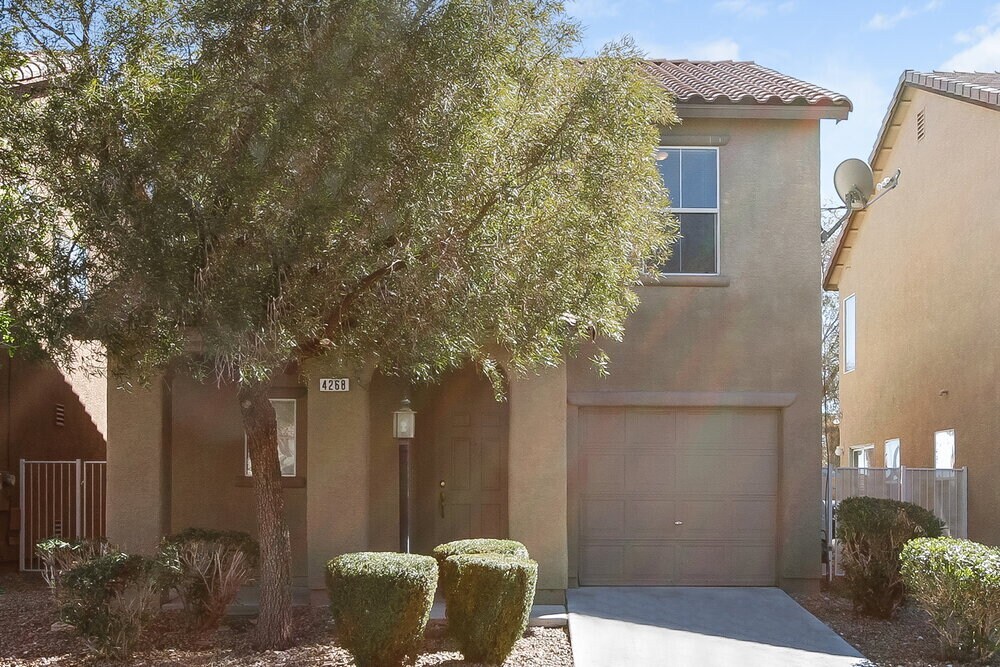 Foto principal - 4268 Perfect Drift St