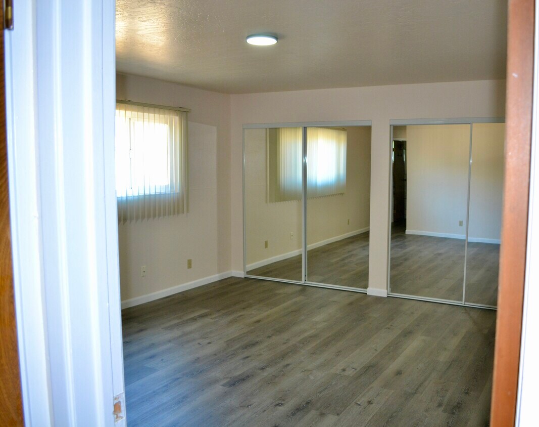 Primary Photo - 2320 Coloma St