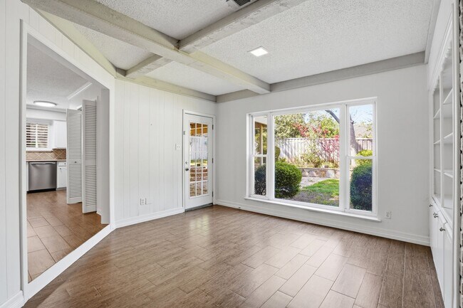 Photo - Amazing in Arlington House