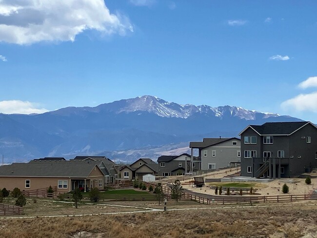 Foto del edificio - 2 Bedroom Home with VIEWS of the Mountains