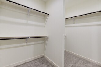 Building Photo - 2914 El Fenice Ln