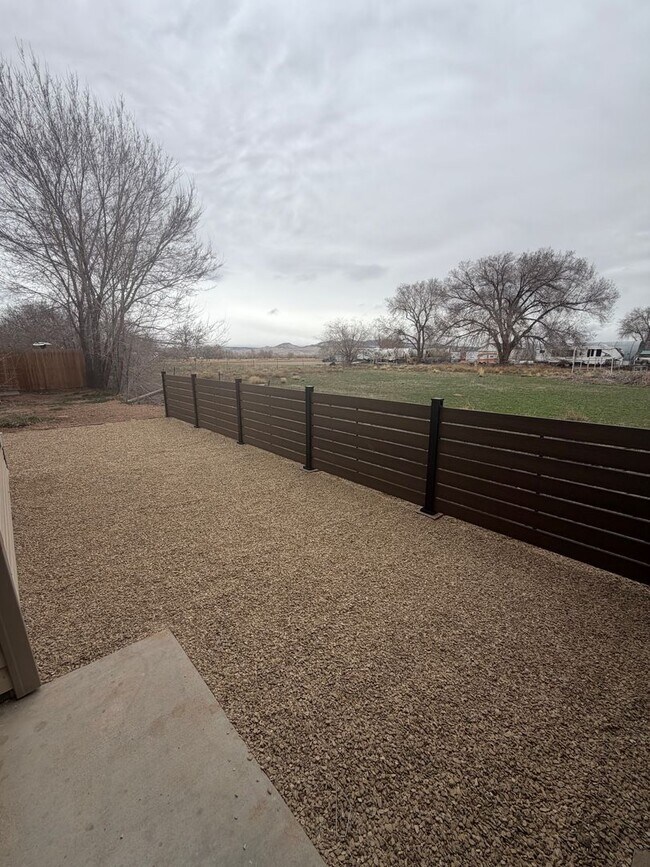 Foto del edificio - 3 Bed 2.5 Bath in Vernal!!