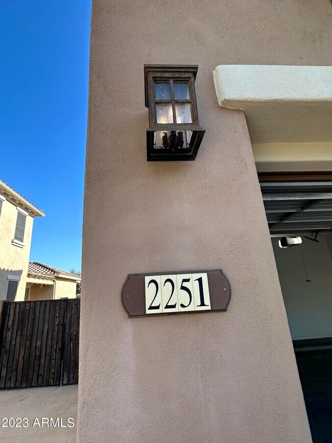Foto del edificio - 2251 E Azalea Dr