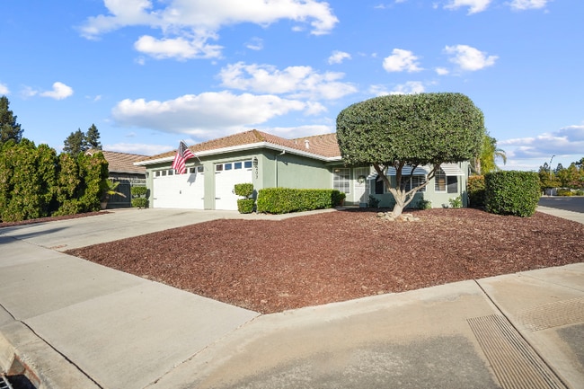 Building Photo - 209 Grapewood Ct