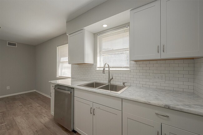 Foto del edificio - 3323 Beasley Ave
