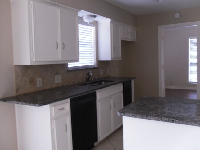 Foto del edificio - 17241 Marianne Cir