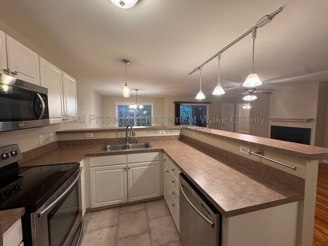 Foto del edificio - 3812 Wellington Ridge Loop