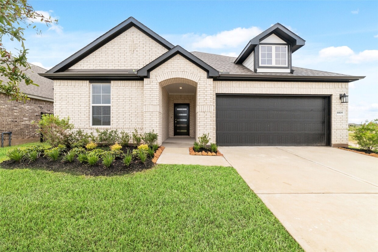 Primary Photo - 5831 Westwood Shr Dr