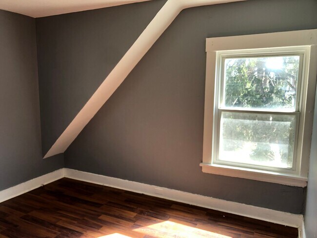 Foto del edificio - 5 BED 2 BATH SINGLE FAMILY HOME IN DETROIT-SHOREWAY NEIGHBORHOOD!