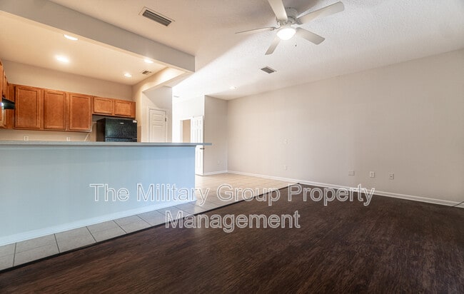 Building Photo - 710 Crystal Way