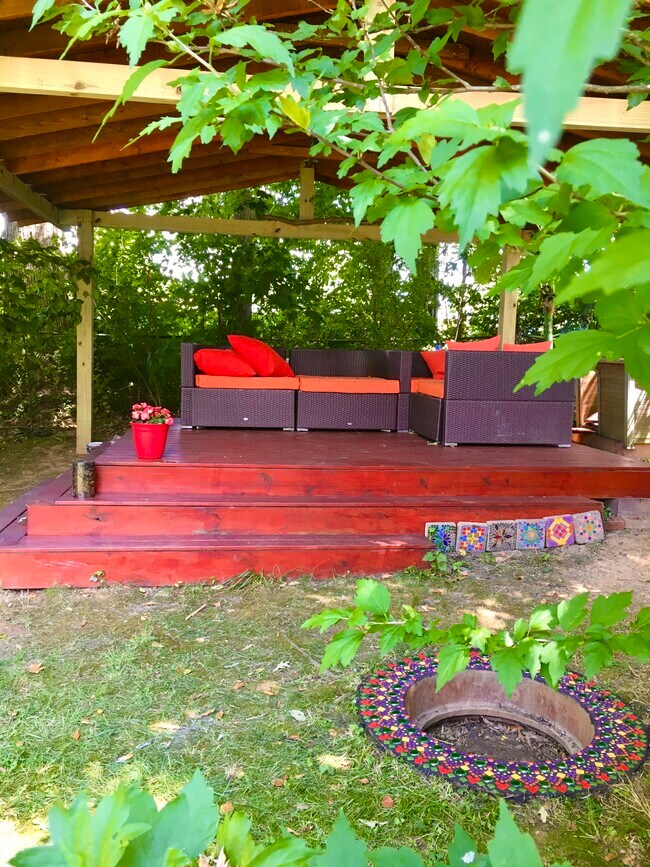 Foto del edificio - 13817 Loree Ln