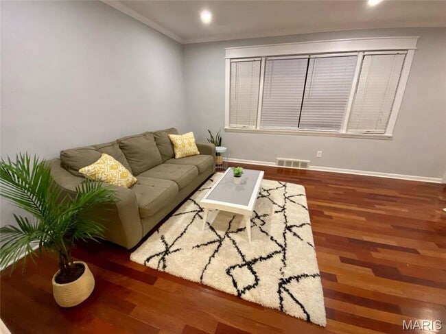 Building Photo - 1516 Yale Ave