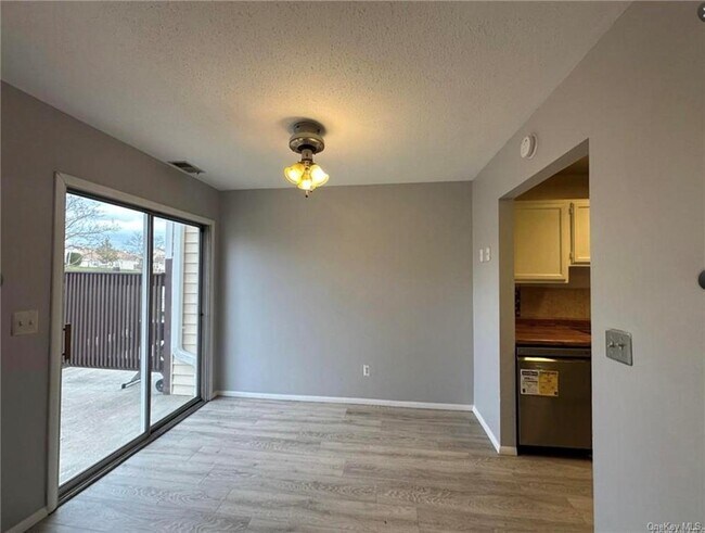 Building Photo - 3420 Whispering Hills Dr