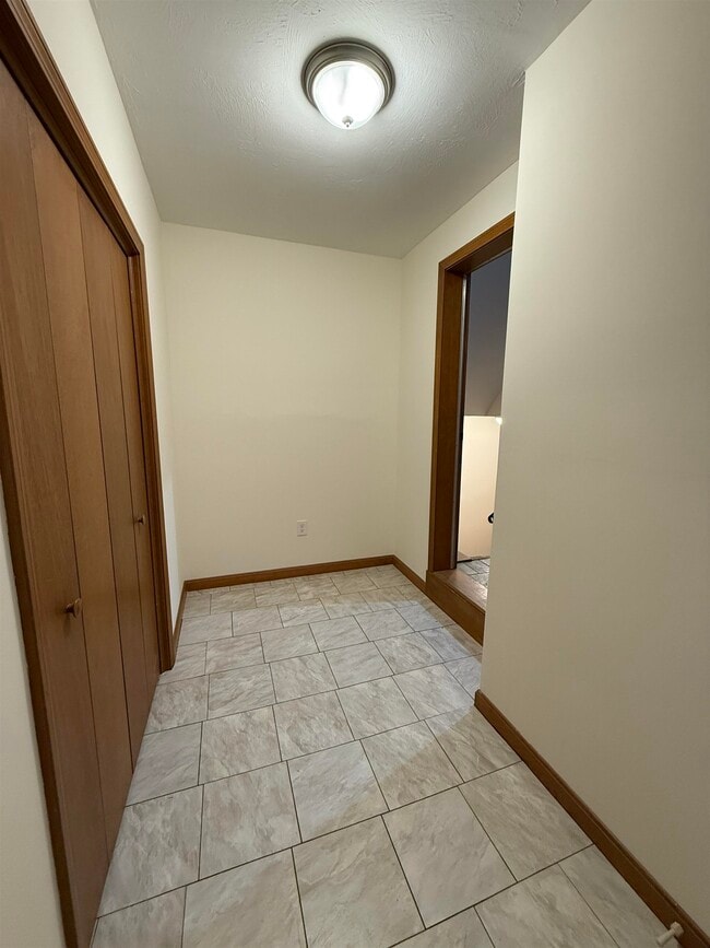 Foto del edificio - 19 Cypress Rd