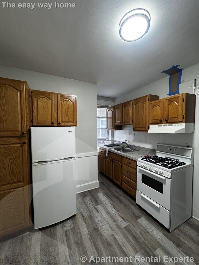 Foto del edificio - 156-158 Summer St Unit #107