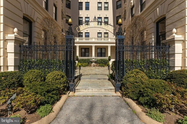 Building Photo - 2153 California St NW