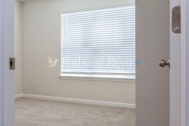 Building Photo - 2326 Alberto Dr