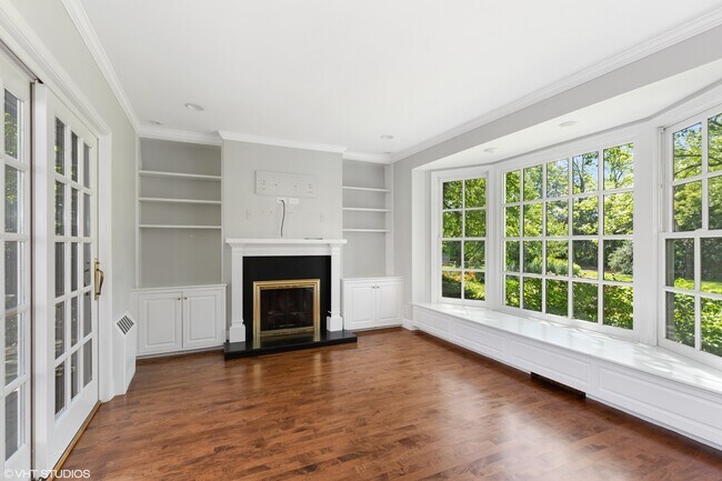 Building Photo - 537 King Muir Rd