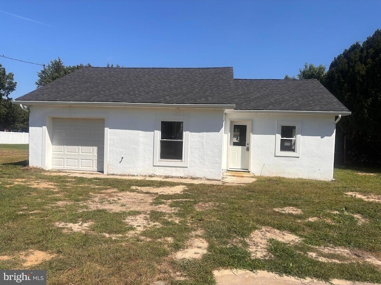 Primary Photo - 113 N Hook Rd