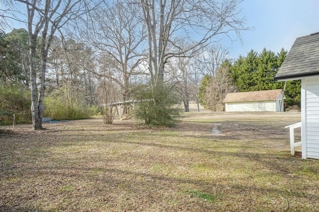Building Photo - College Street