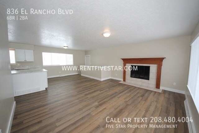 Foto del edificio - 836 El Rancho Blvd