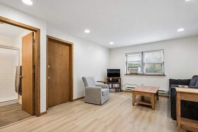 Building Photo - 7310 N Harlem Ave