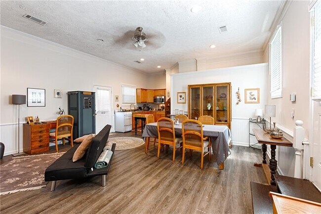 Foto del edificio - 663 Bouldercrest Dr