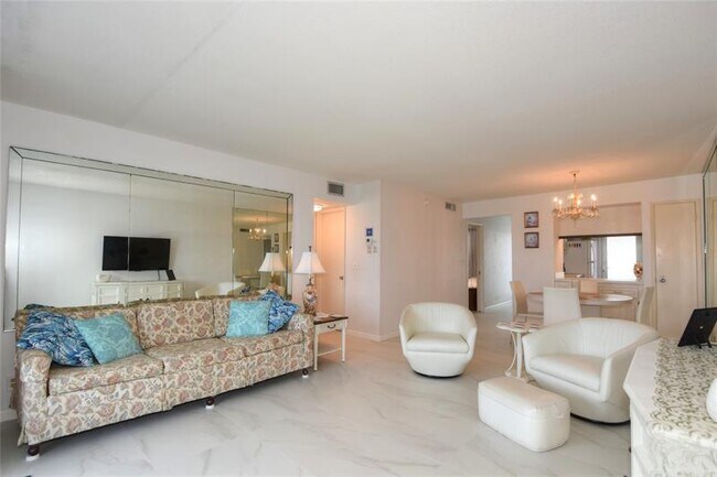 Foto del edificio - 1620 N Ocean Blvd