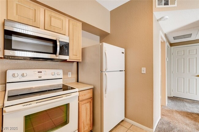 Foto del edificio - 6955 N Durango Dr