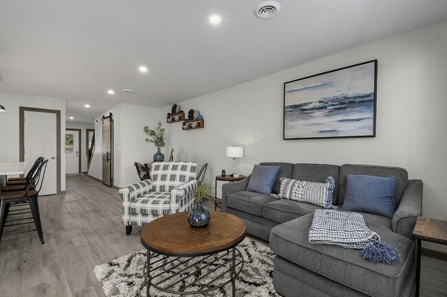 Building Photo - Garden Road Townhouses