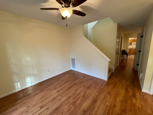 Foto del edificio - Mebane