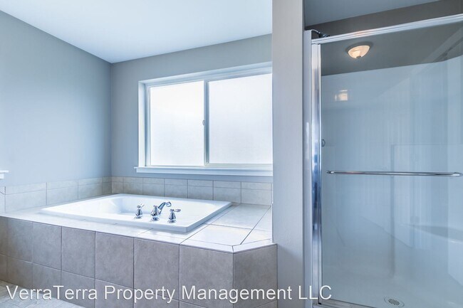 Foto del edificio - 3 br, 2.5 bath House - 3234 Highlands Blvd