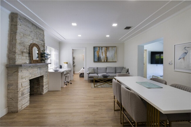 Foto del edificio - 437 NE 107th St