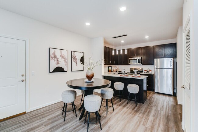 Foto del edificio - Park West Condominiums