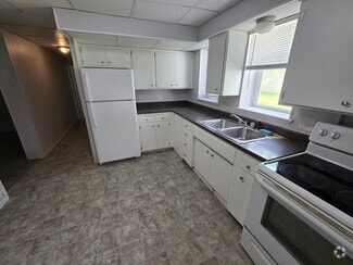 Building Photo - 322 Cottage Ave E