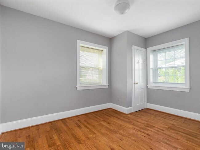 Building Photo - 603 Martin Ave