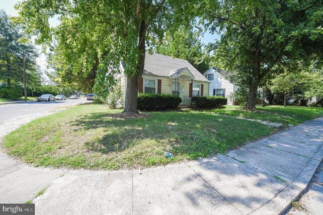 Building Photo - 306 Carrollton Ave