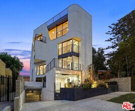 Building Photo - 1533 N Vista St