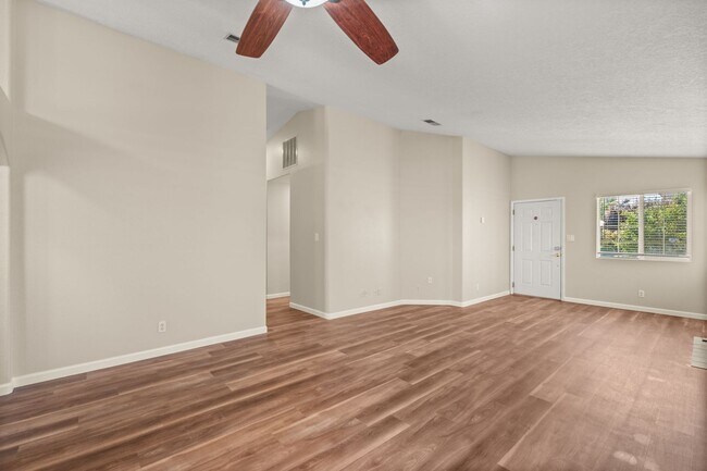 Foto del edificio - Beautiful 3 Bedroom Home