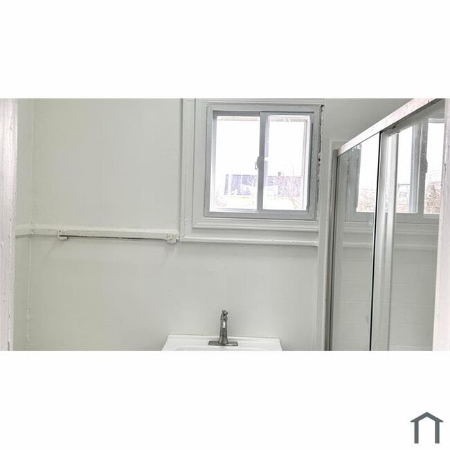 Building Photo - 249 Central Park