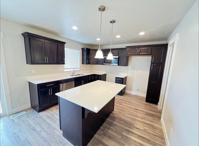 Foto del edificio - 4725 Gunsight Peak Dr