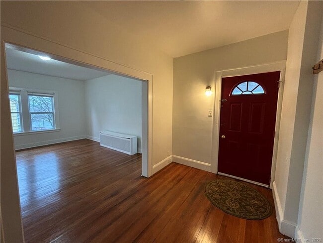 Building Photo - 504 Thorme St
